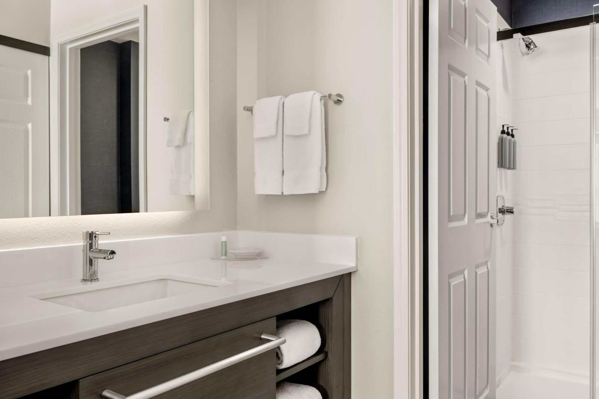 Residence Inn By Marriott Davenport Room photo